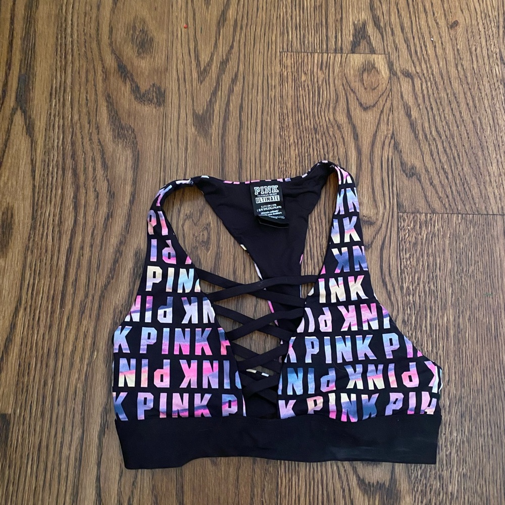 Women’s PINK sportsbra.